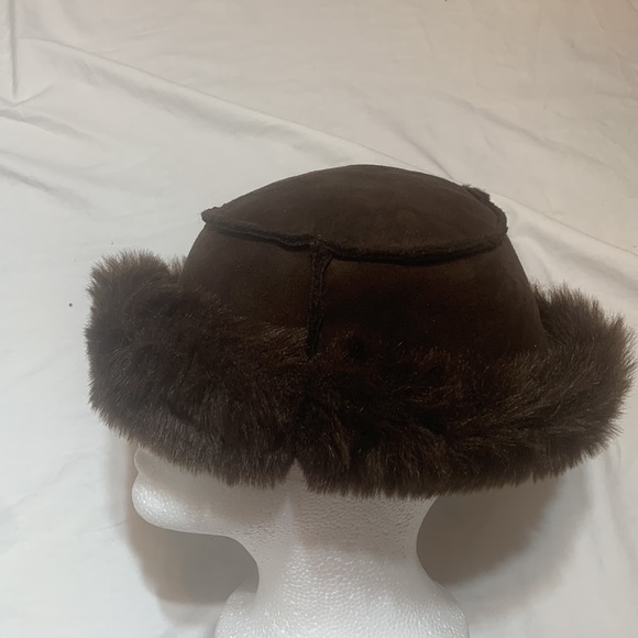 Woman’s Bucket Hat - Picture 5 of 6